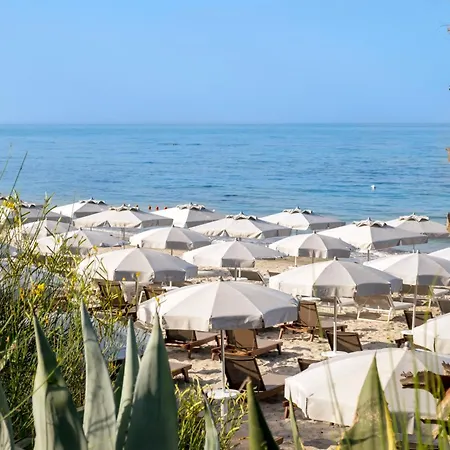 Mangia's Torre Del Barone & ホテル